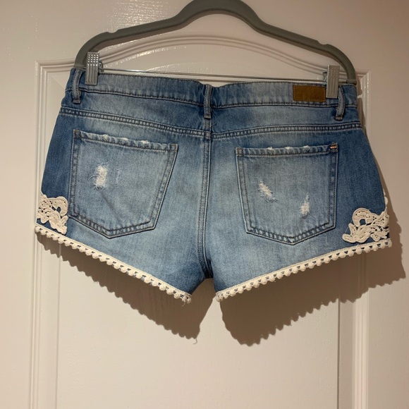 Garage denim short shorts with lace detail, size US 7 - Picture 2 of 3